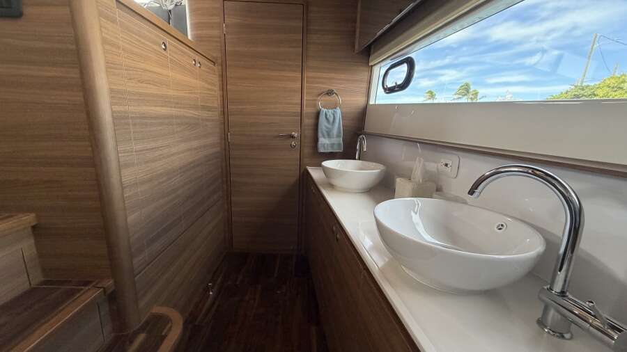 54ft Aquila Yacht For Sale