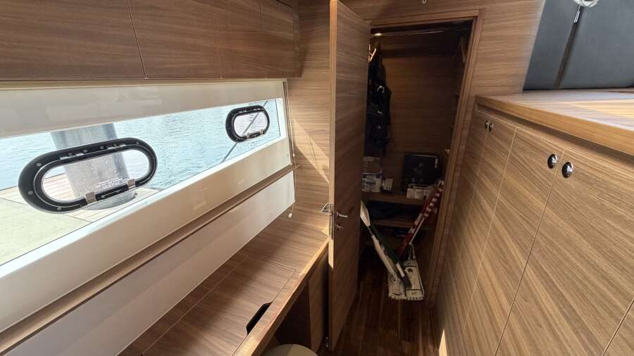 54ft Aquila Yacht For Sale