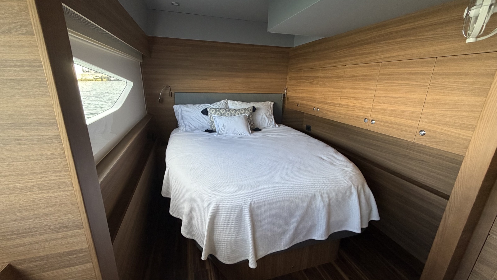 54ft Aquila Yacht For Sale