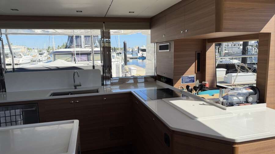 54ft Aquila Yacht For Sale