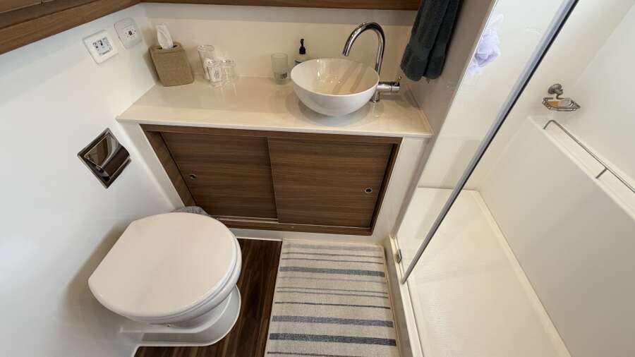 54ft Aquila Yacht For Sale