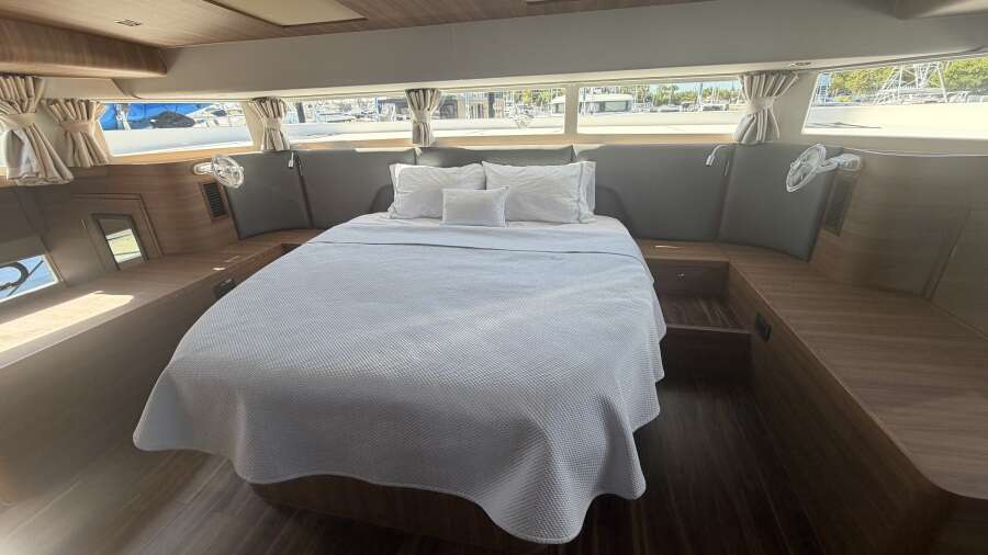 54ft Aquila Yacht For Sale