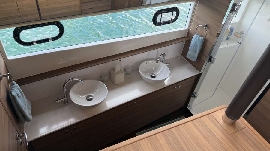 54ft Aquila Yacht For Sale