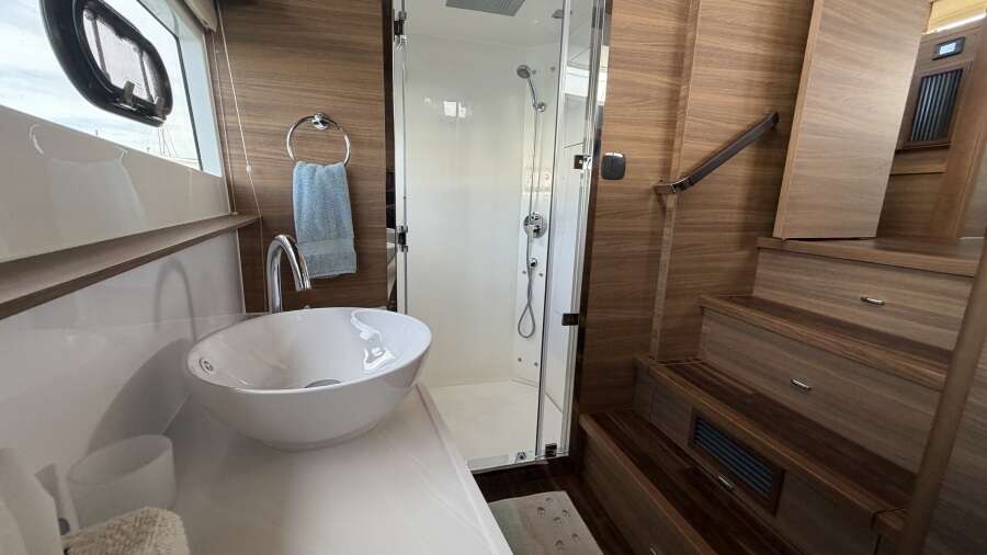 54ft Aquila Yacht For Sale