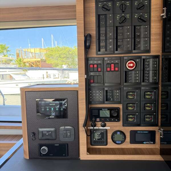 54ft Aquila Yacht For Sale