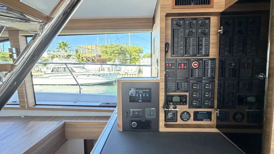 54ft Aquila Yacht For Sale