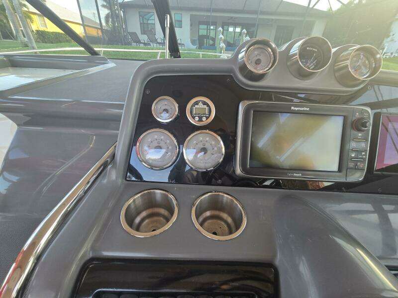 Fly Me 31ft Formula Yacht For Sale