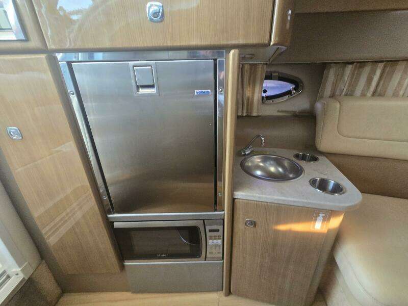 Fly Me 31ft Formula Yacht For Sale