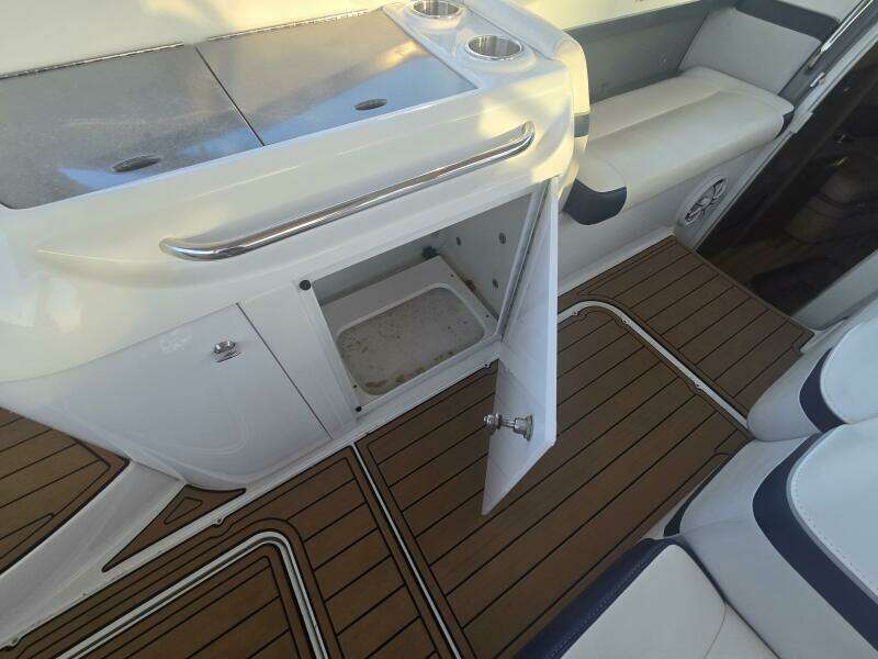 Fly Me 31ft Formula Yacht For Sale