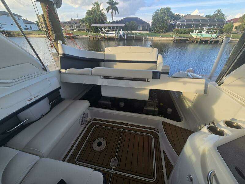 Fly Me 31ft Formula Yacht For Sale