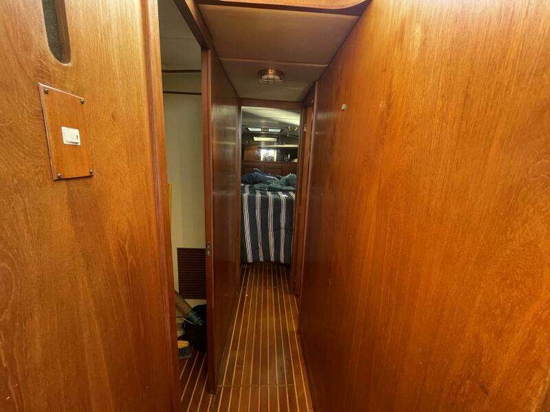 Hasta La Vista 48ft Symbol Yacht For Sale