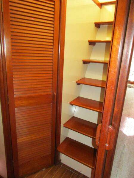 Salon Steps To Flybridge