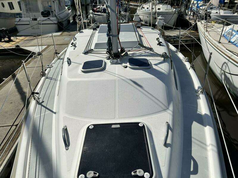 Just Enough 29ft Hunter Yacht For Sale