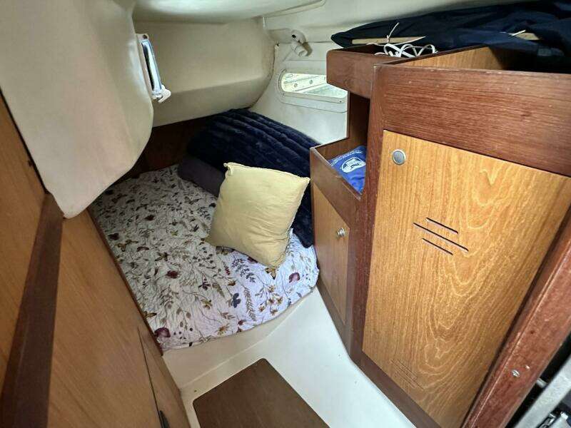 Just Enough 29ft Hunter Yacht For Sale