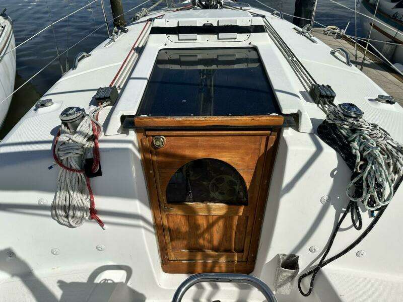 Just Enough 29ft Hunter Yacht For Sale