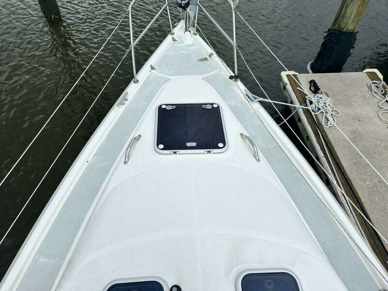 Just Enough 29ft Hunter Yacht For Sale