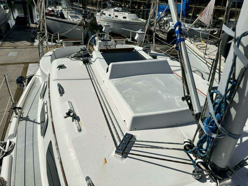 Just Enough 29ft Hunter Yacht For Sale