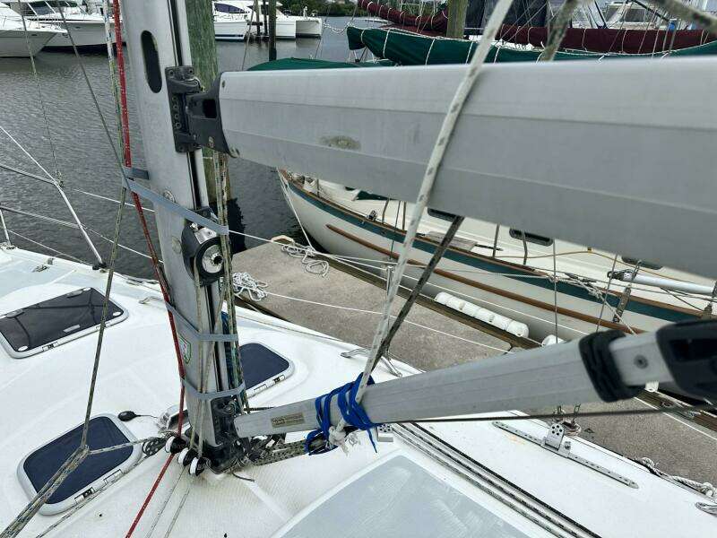 Just Enough 29ft Hunter Yacht For Sale