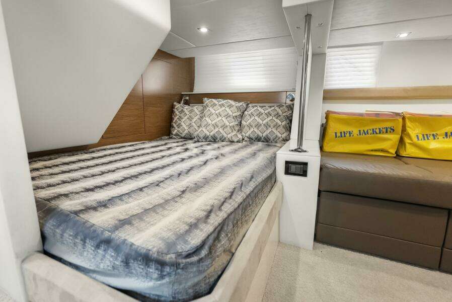 Abundance 45ft Cruisers Yachts Yacht For Sale