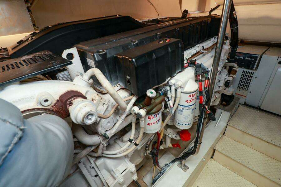 Nauti Buoy 52ft Cruisers Yacht For Sale