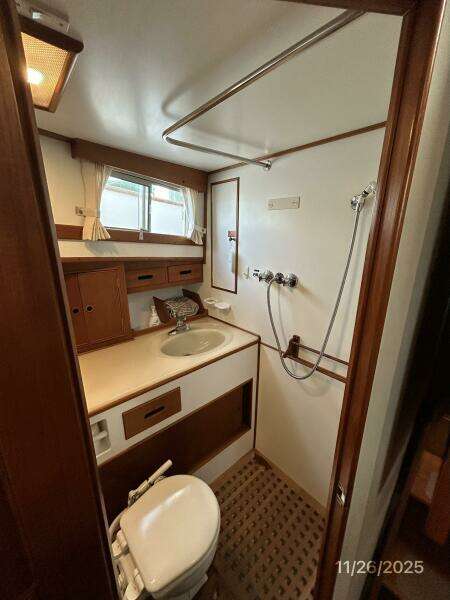 42' Grand Banks guest stateroom head
