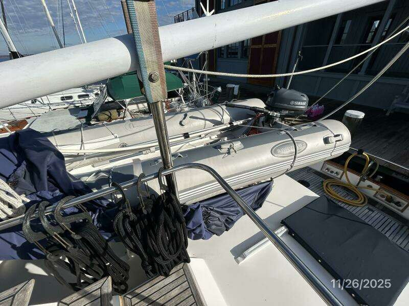 42' Grand Banks tender1