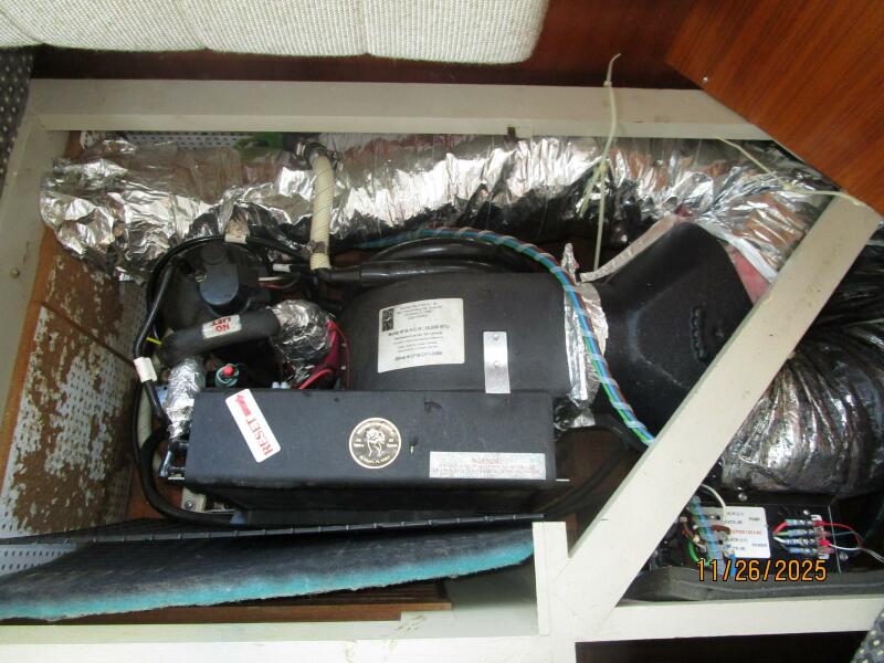 42' 1989 Grand Banks Classic