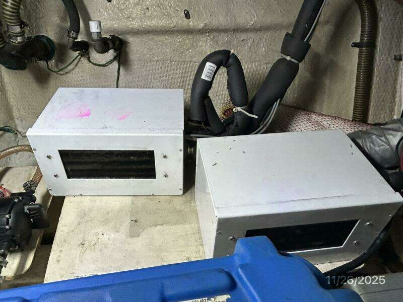 42' Grand Banks refrigeration system