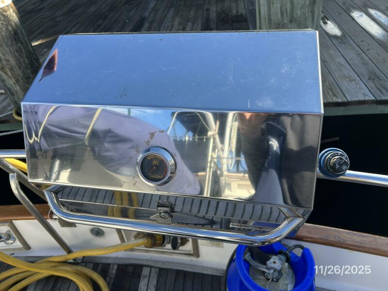 42' 1989 Grand Banks Classic