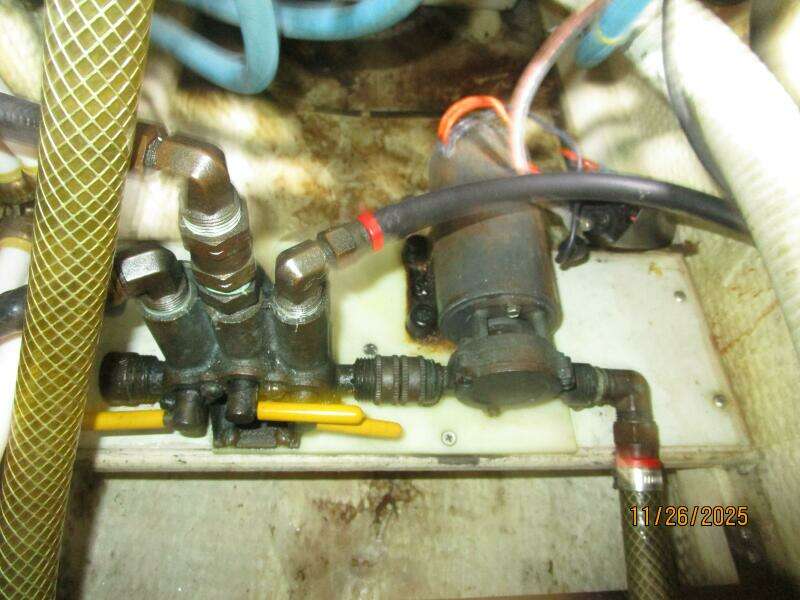 42' Grand Banks oil change system