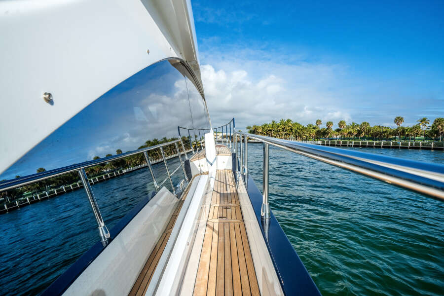 60ft Azimut Yacht For Sale