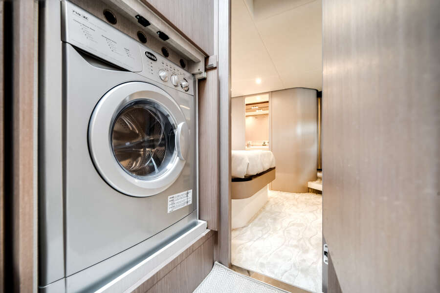 60ft Azimut Yacht For Sale