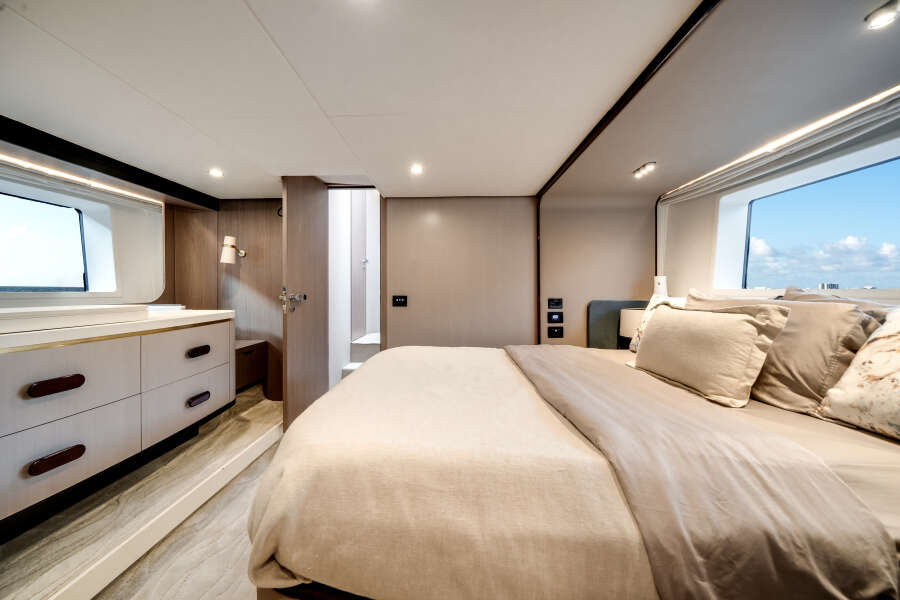 60ft Azimut Yacht For Sale