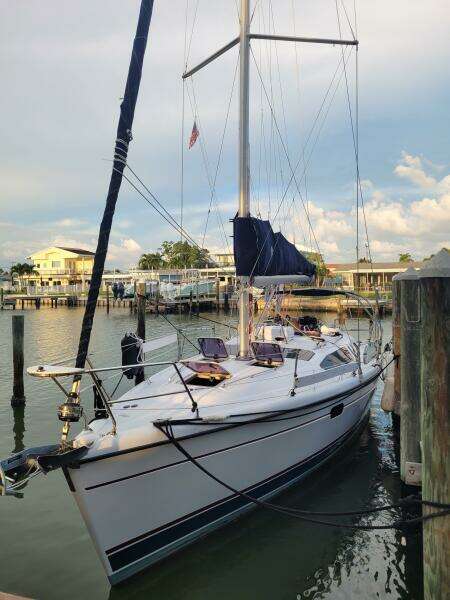37ft Hunter Yacht For Sale