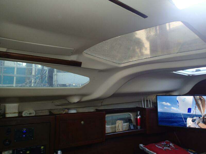 Semper Paratus 37ft Hunter Yacht For Sale