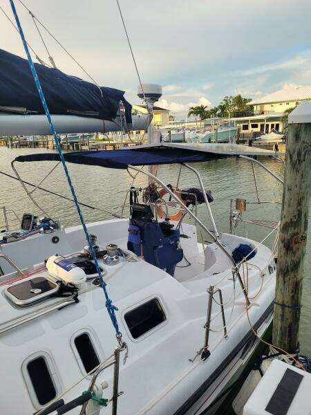 37ft Hunter Yacht For Sale