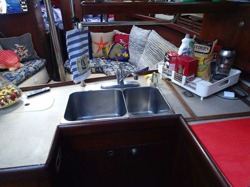 Semper Paratus 37ft Hunter Yacht For Sale