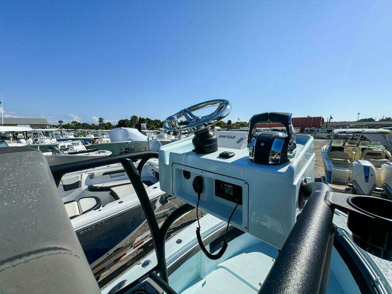 26 Hybrid 26ft Yellowfin Yacht For Sale