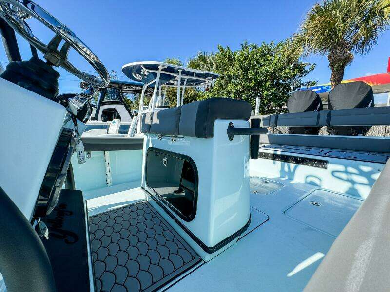 26 Hybrid 26ft Yellowfin Yacht For Sale