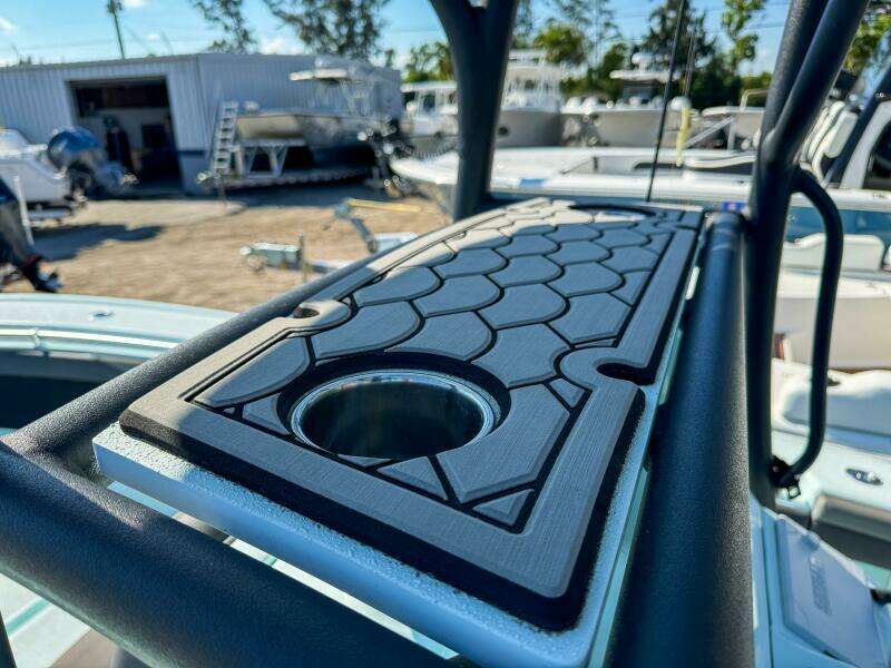 26 Hybrid 26ft Yellowfin Yacht For Sale