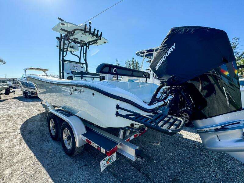 26 Hybrid 26ft Yellowfin Yacht For Sale