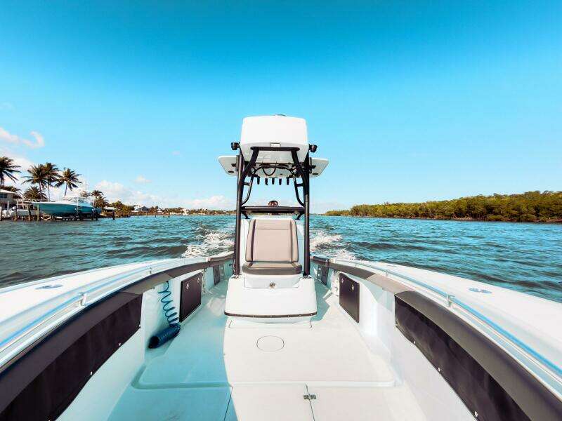 26 Hybrid 26ft Yellowfin Yacht For Sale