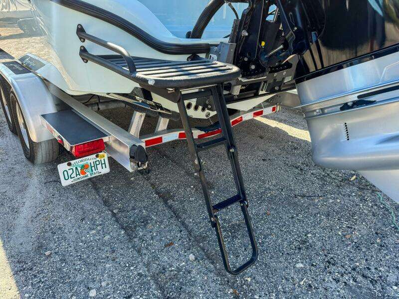 26 Hybrid 26ft Yellowfin Yacht For Sale