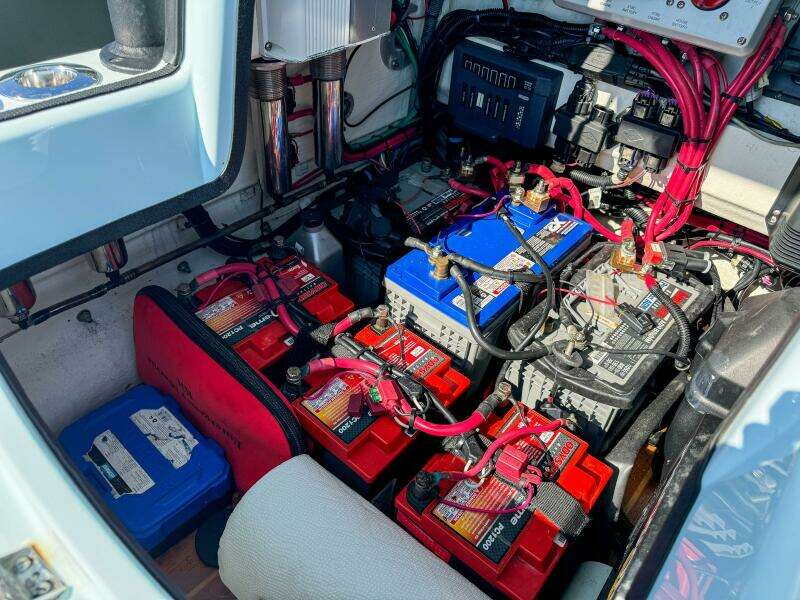 26 Hybrid 26ft Yellowfin Yacht For Sale