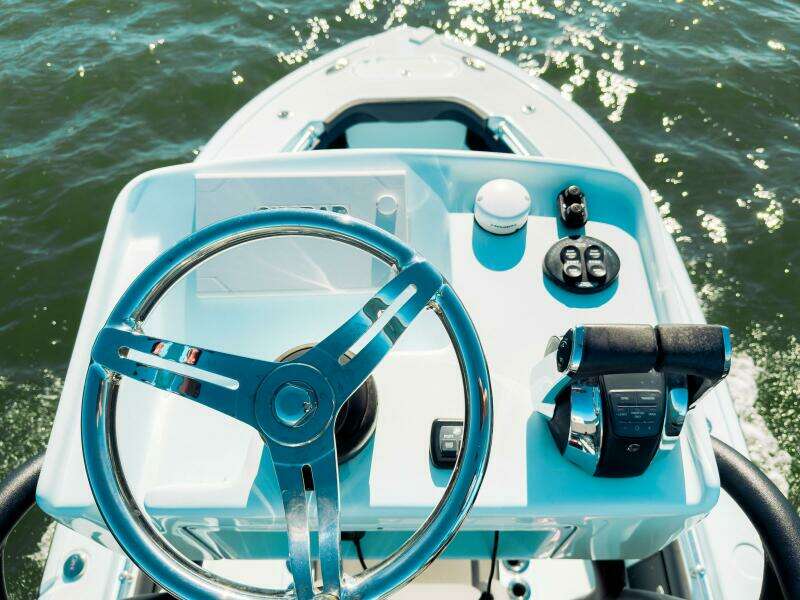 26 Hybrid 26ft Yellowfin Yacht For Sale