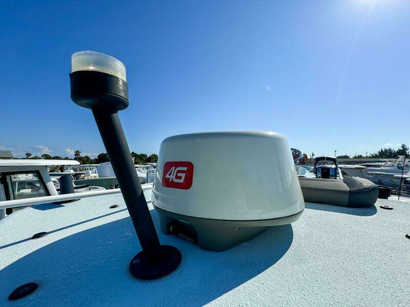 26 Hybrid 26ft Yellowfin Yacht For Sale