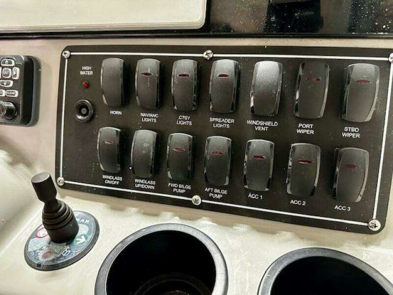 28ft Boston Whaler Yacht For Sale