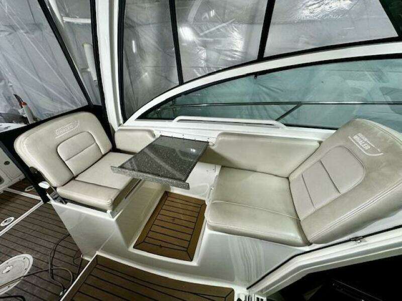 28ft Boston Whaler Yacht For Sale