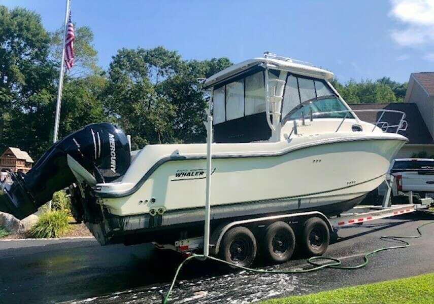 28ft Boston Whaler Yacht For Sale