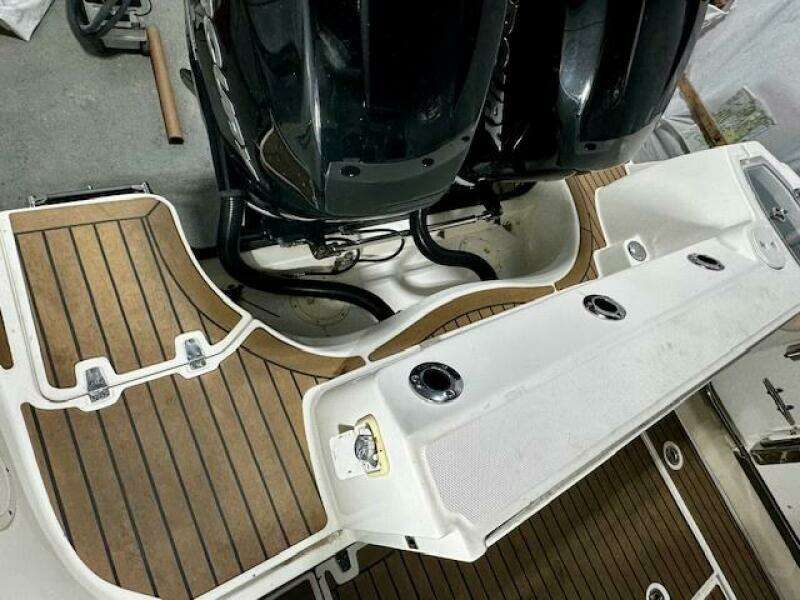 28ft Boston Whaler Yacht For Sale